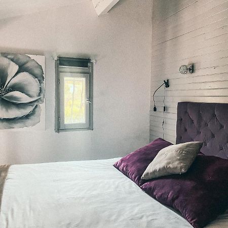 Auberge Des Pins Tourrettes Bagian luar foto