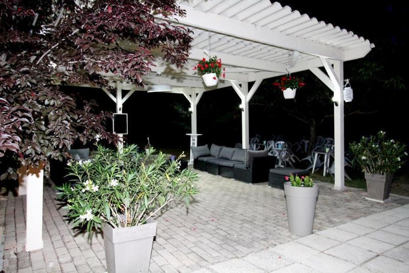 Auberge Des Pins Tourrettes Bagian luar foto
