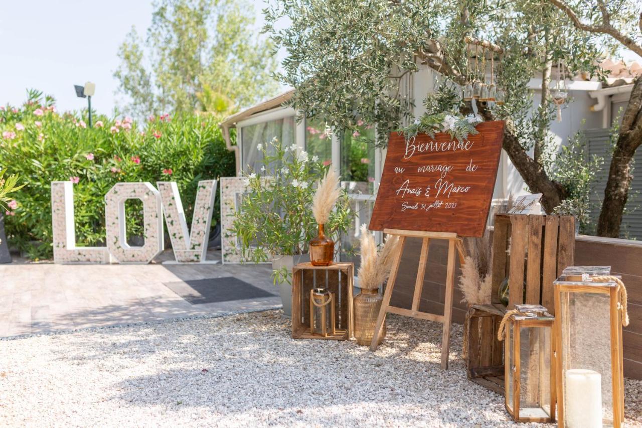 Auberge Des Pins Tourrettes Bagian luar foto