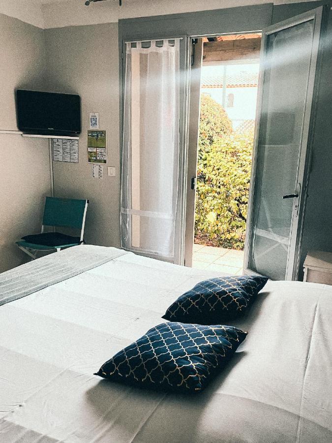 Auberge Des Pins Tourrettes Bagian luar foto