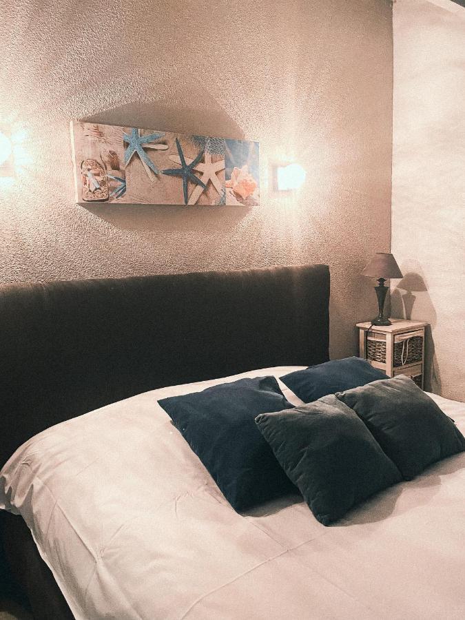 Auberge Des Pins Tourrettes Bagian luar foto