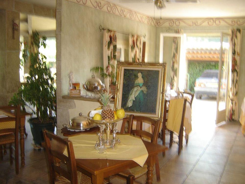Auberge Des Pins Tourrettes Bagian luar foto