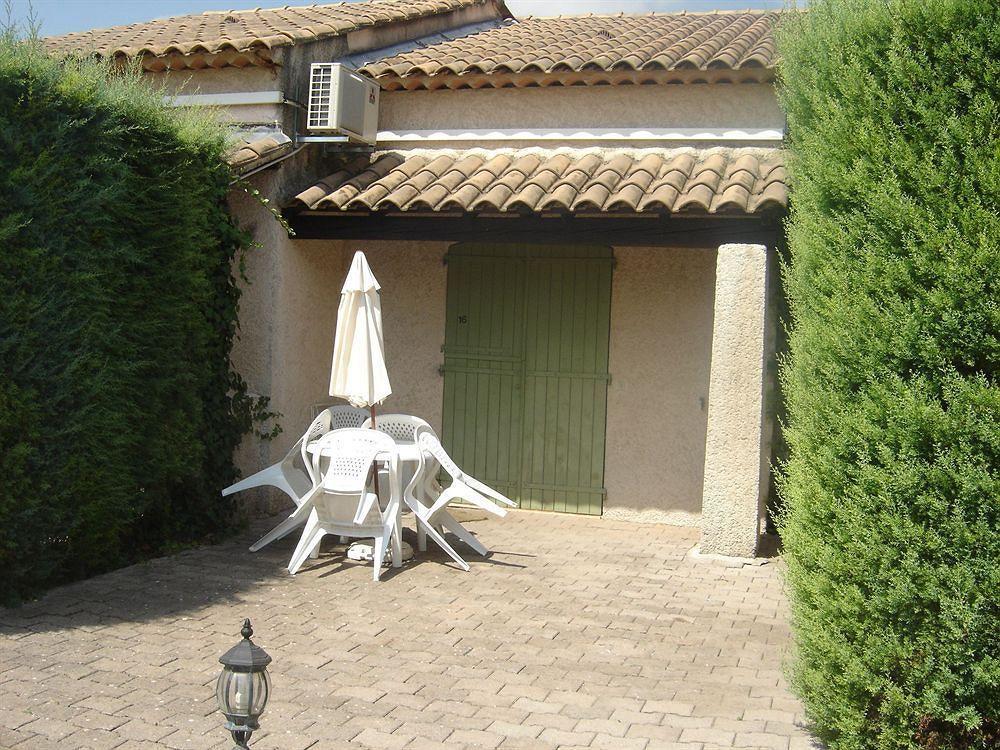 Auberge Des Pins Tourrettes Bagian luar foto