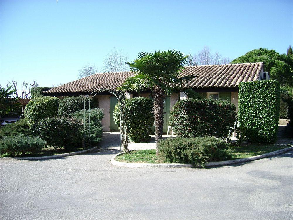 Auberge Des Pins Tourrettes Bagian luar foto