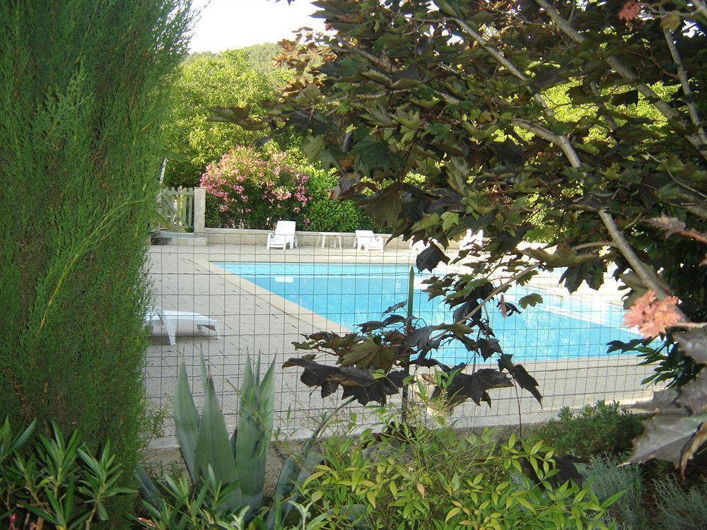 Auberge Des Pins Tourrettes Bagian luar foto