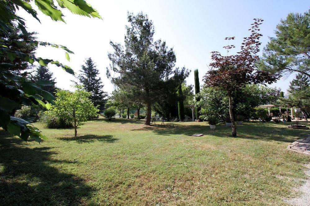 Auberge Des Pins Tourrettes Bagian luar foto