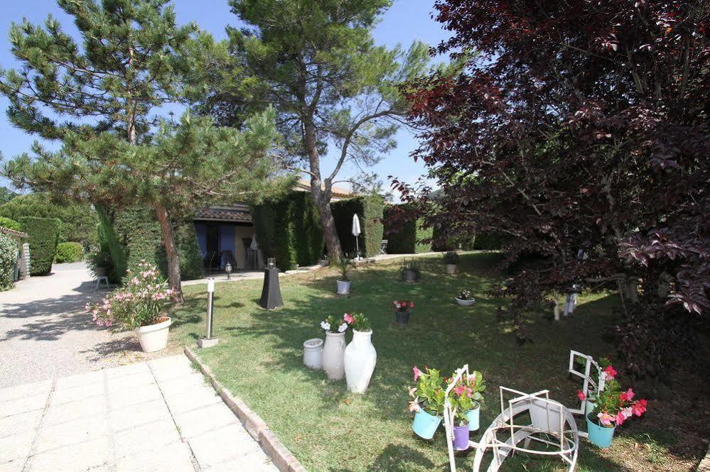 Auberge Des Pins Tourrettes Bagian luar foto