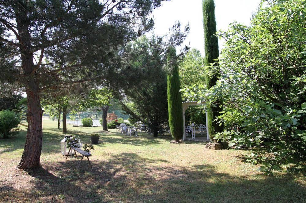 Auberge Des Pins Tourrettes Bagian luar foto