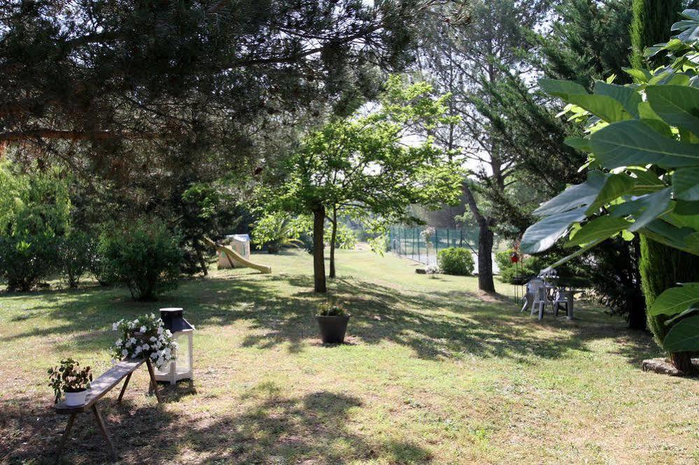 Auberge Des Pins Tourrettes Bagian luar foto