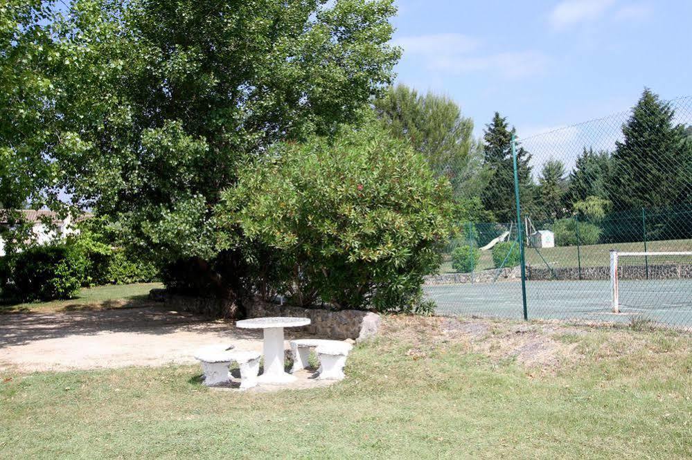 Auberge Des Pins Tourrettes Bagian luar foto
