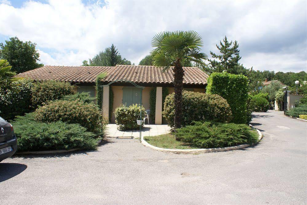 Auberge Des Pins Tourrettes Bagian luar foto