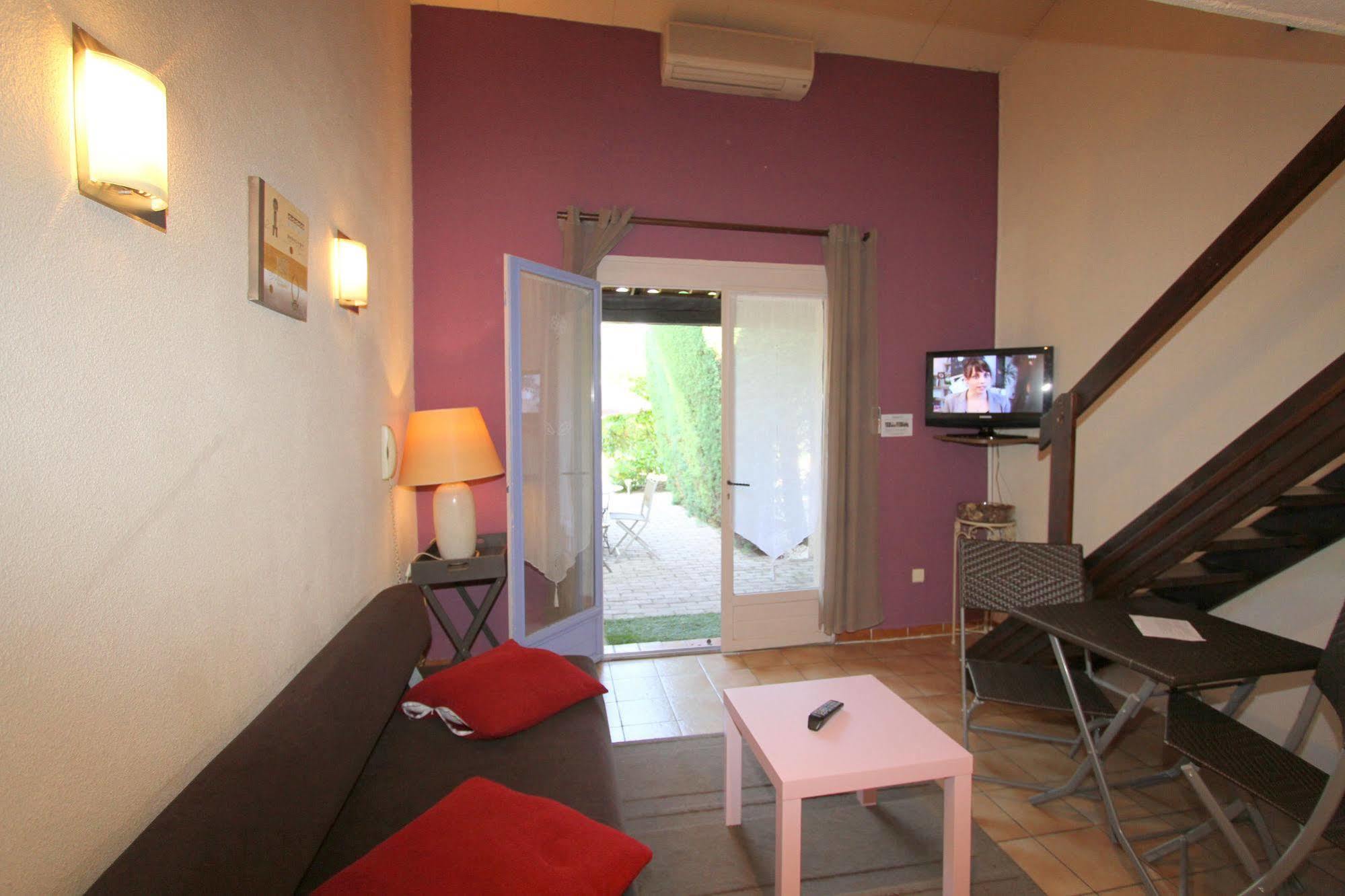 Auberge Des Pins Tourrettes Bagian luar foto