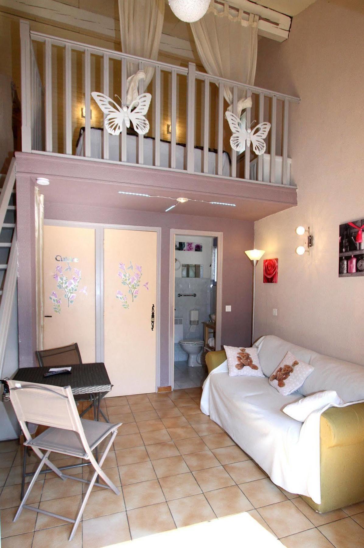 Auberge Des Pins Tourrettes Bagian luar foto